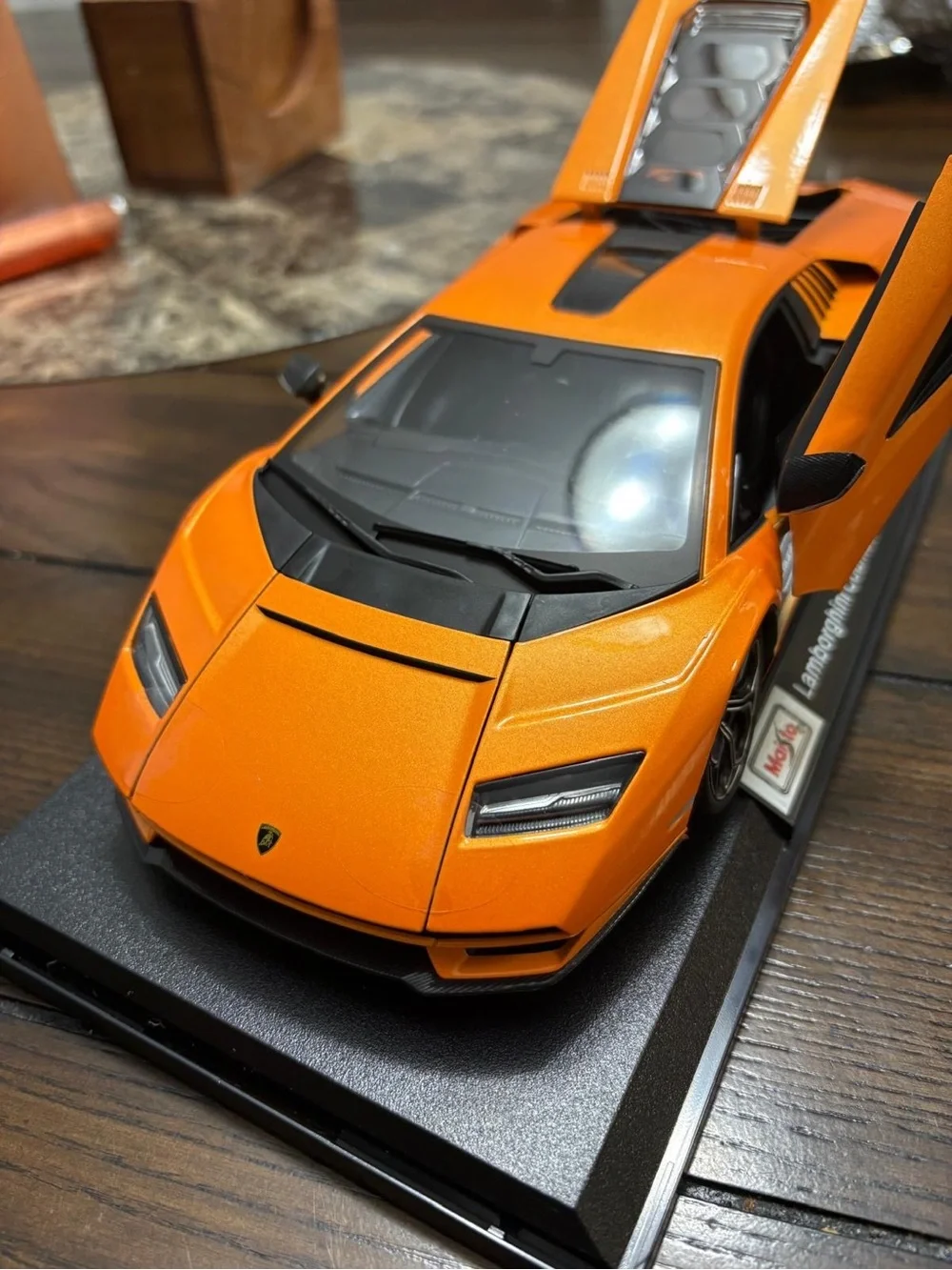Maisto Orange Lamborghini Countach LPI 800-4 Diecast Toy Car Model